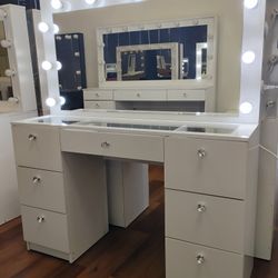 Vanity Makeup 7 Drawers (It's Not Assembled)