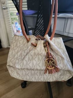Michael Kors MK Signature Tote Bag