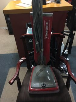 Sanitaire commercial vacuum 125$