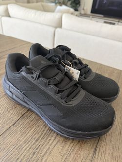 Brand New - Adidas Questar Men, Size 8, Running Shoes