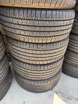 235/55r18 Goodyear tires en Excelentes Condiciones de Vida las 4