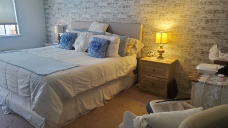 king bed and matressws