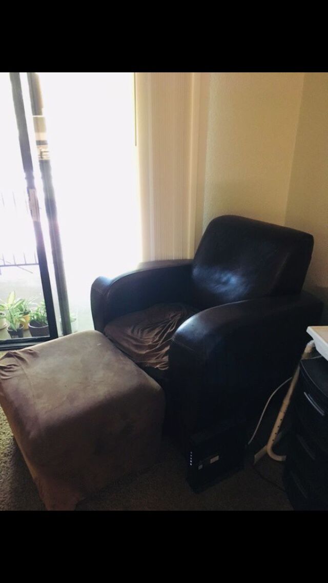 Free Chair with Foot Rest