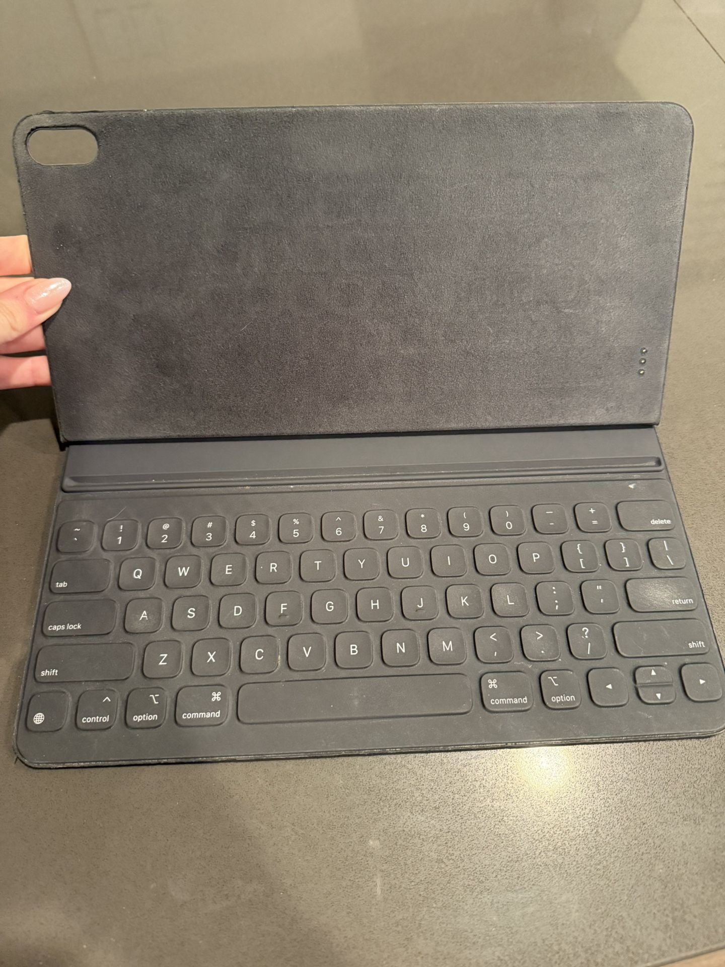 A2039 iPad keyboard