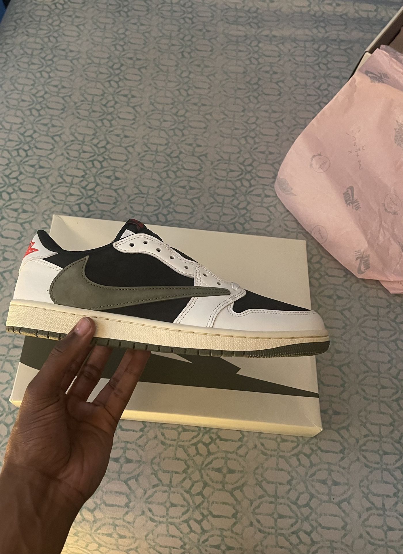 Travis Scott  Air Jordan 1 Retro Low OG 'Olive' Size 10M/11.5W