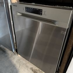 NEW STAINLESS STEEL SAMSUNG DISHWASHER