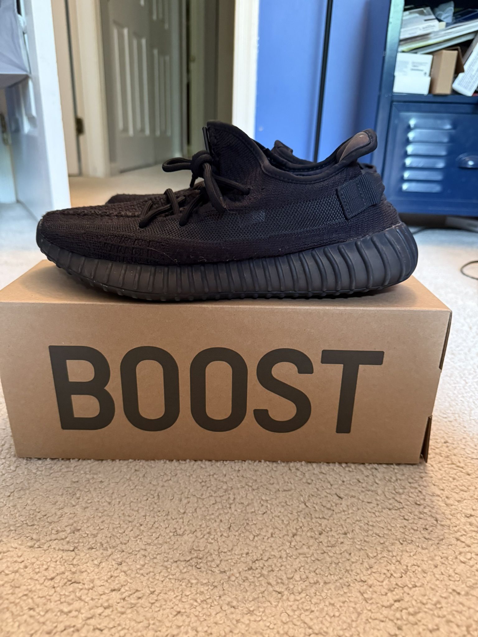 Used Yeezy 350 Onyx