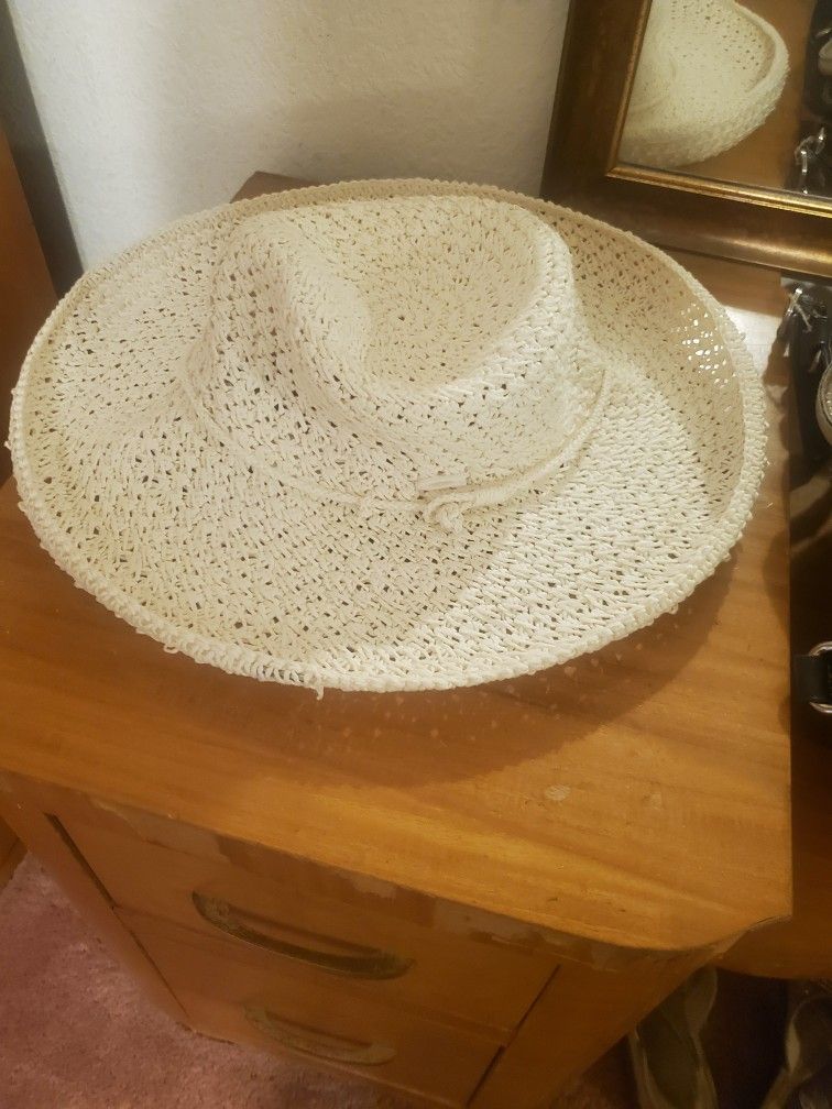New Cute Off White Floppy Hat With A New Cute Off White Purse Both For $40