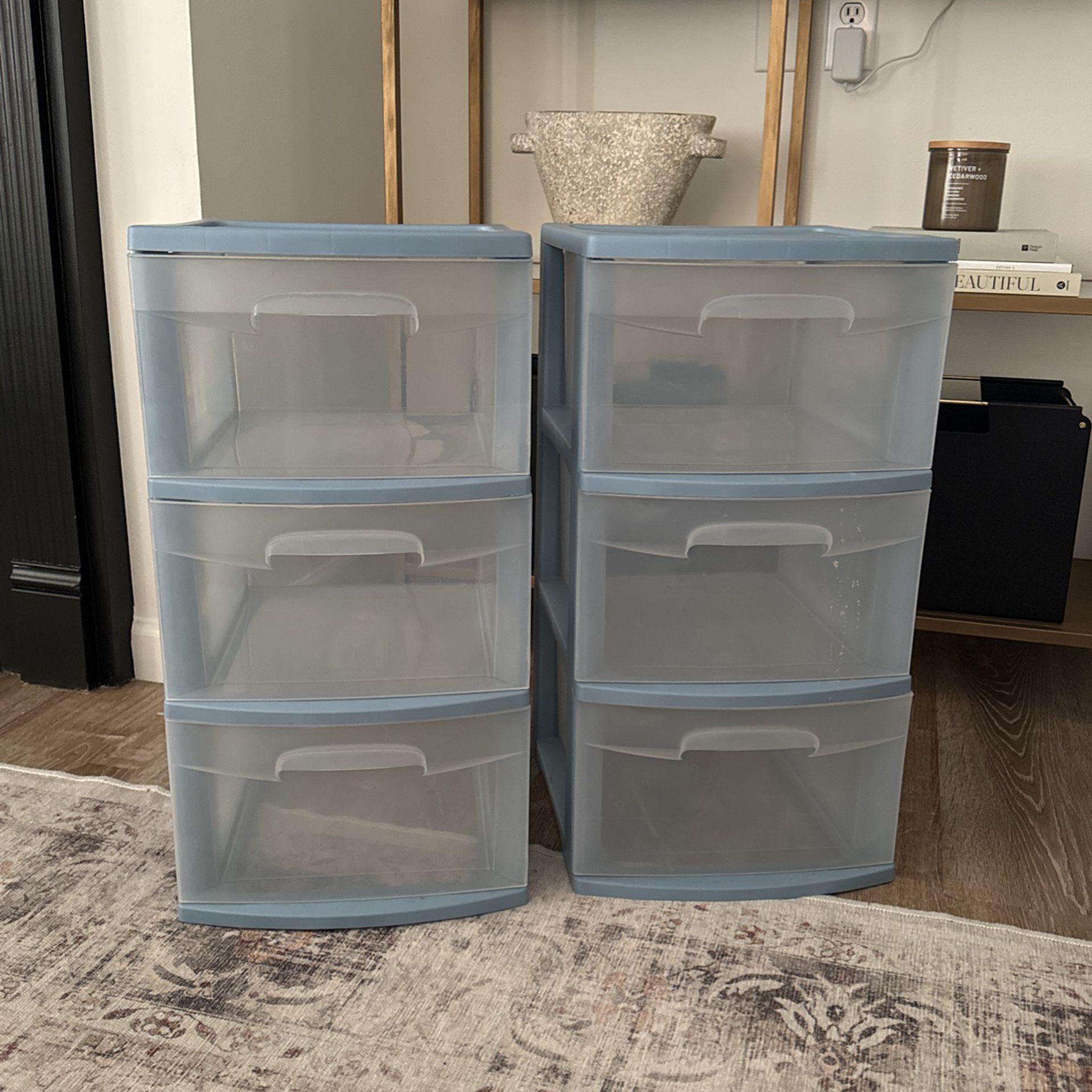 2 Plastic Drawer Storage Bins