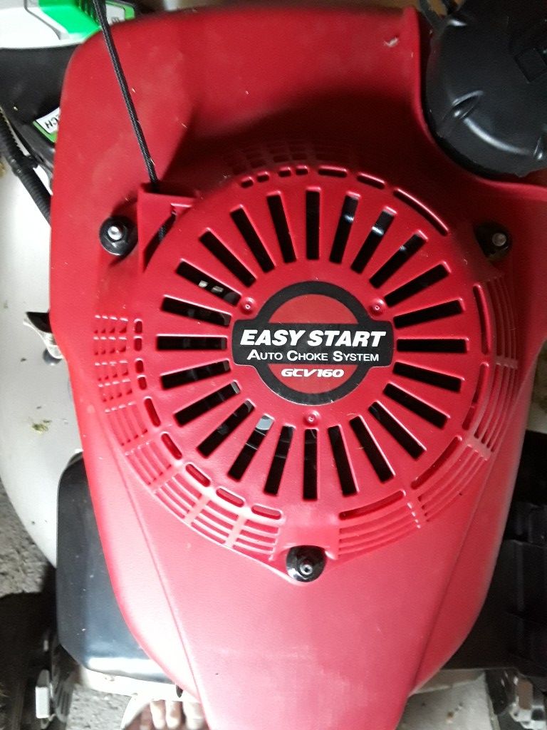 Honda easy start Auto choke system self propelled lawn mower