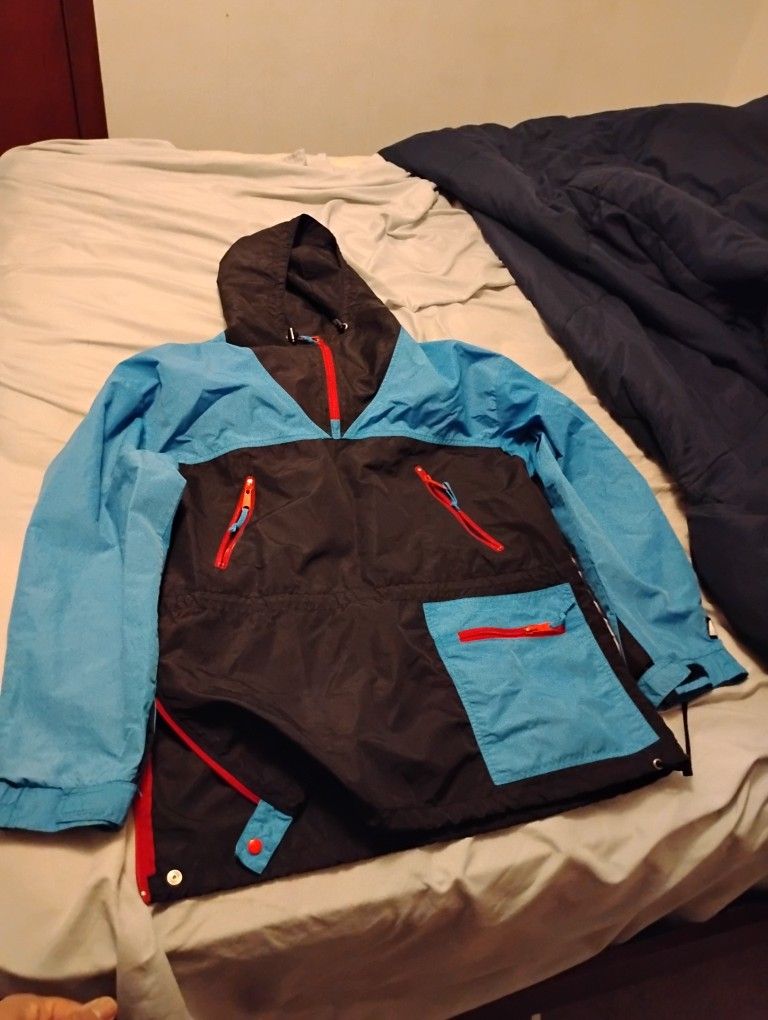 VINTAGE .... SIARA DESIGN SIZE MEDIUM BUT RUNS LIKE A LARGE