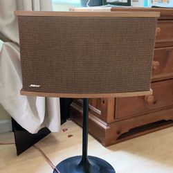 Bose 901 ( Series 6) Speakers  w/ Active Equalizer and Tulip Speaker stands