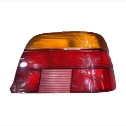 1(contact info removed) BMW E39 540i 528I RIGHT PASSENGER SIDE TAIL LIGHT OEM