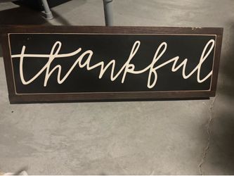 Thankful wall decor.