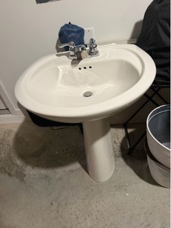 Pedestal sink
