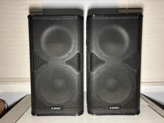 QSC HPR122i 12” 2 Way Self Powered Full Range Wood PA Speakers (PAIR)