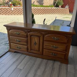 Beautiful Antique Wooden Dresser. 9 Drawers 