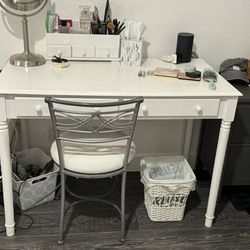 Vanity Desk And Chair