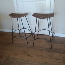 Bar Stooks Iron , Wicker 