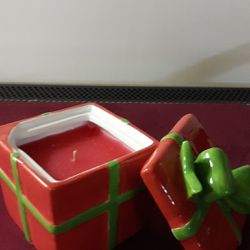 HALLMARK SANTA & CO CHRISTMAS CERAMIC CANDLE BOX