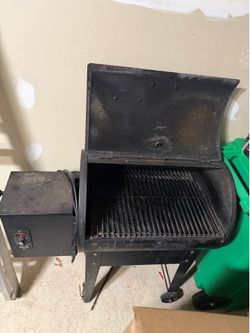 Traeger Pellet Smoker – Excellent Working Condition