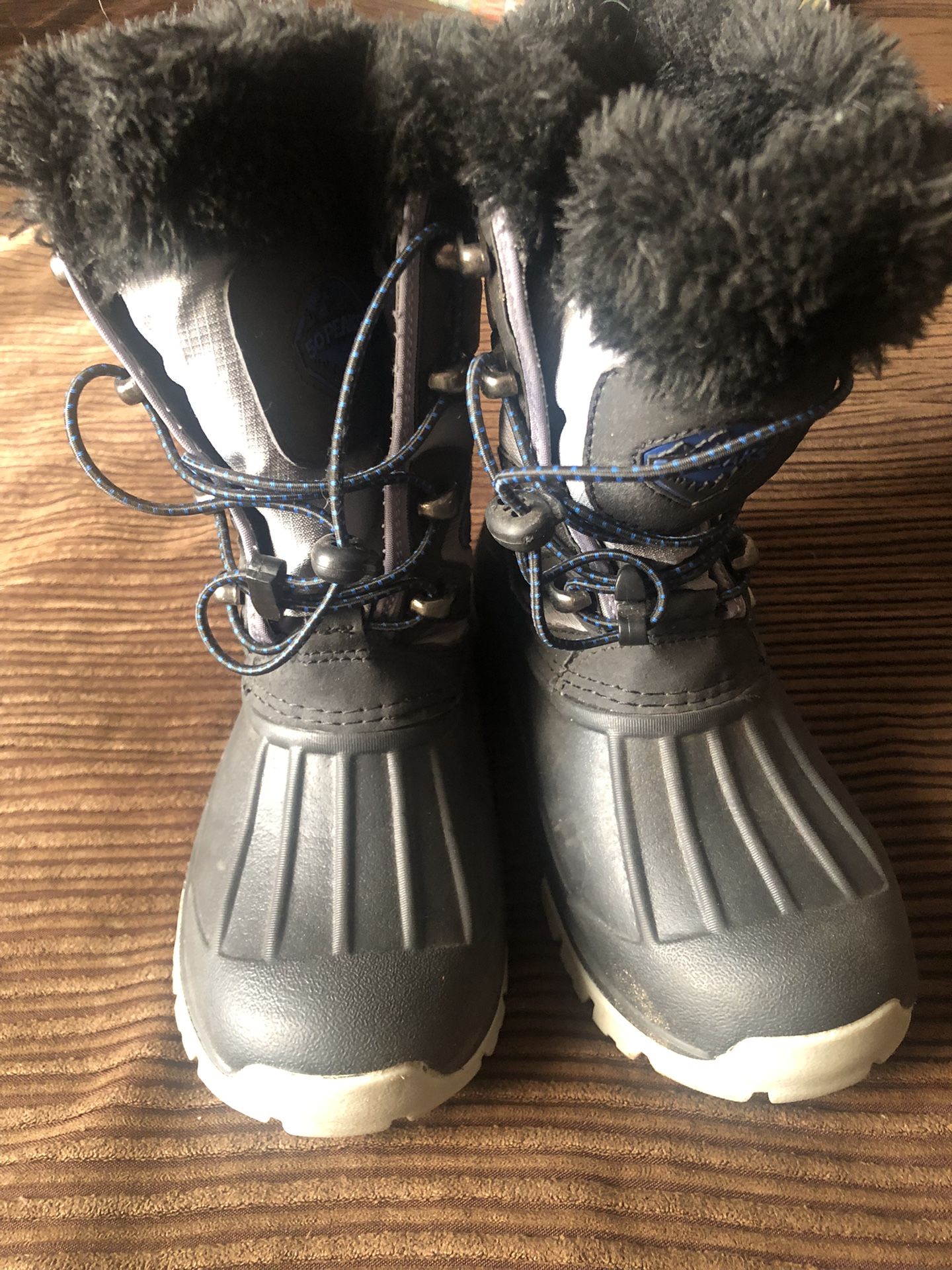 Snow Boots. Size. 1. 1/2. Kids