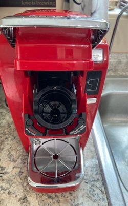 Mini Keurig Coffee maker. Excellent Conditions. Over $300 In Amazon