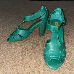 Green Miz Mooz 3 inch T-Strap heels - 5W