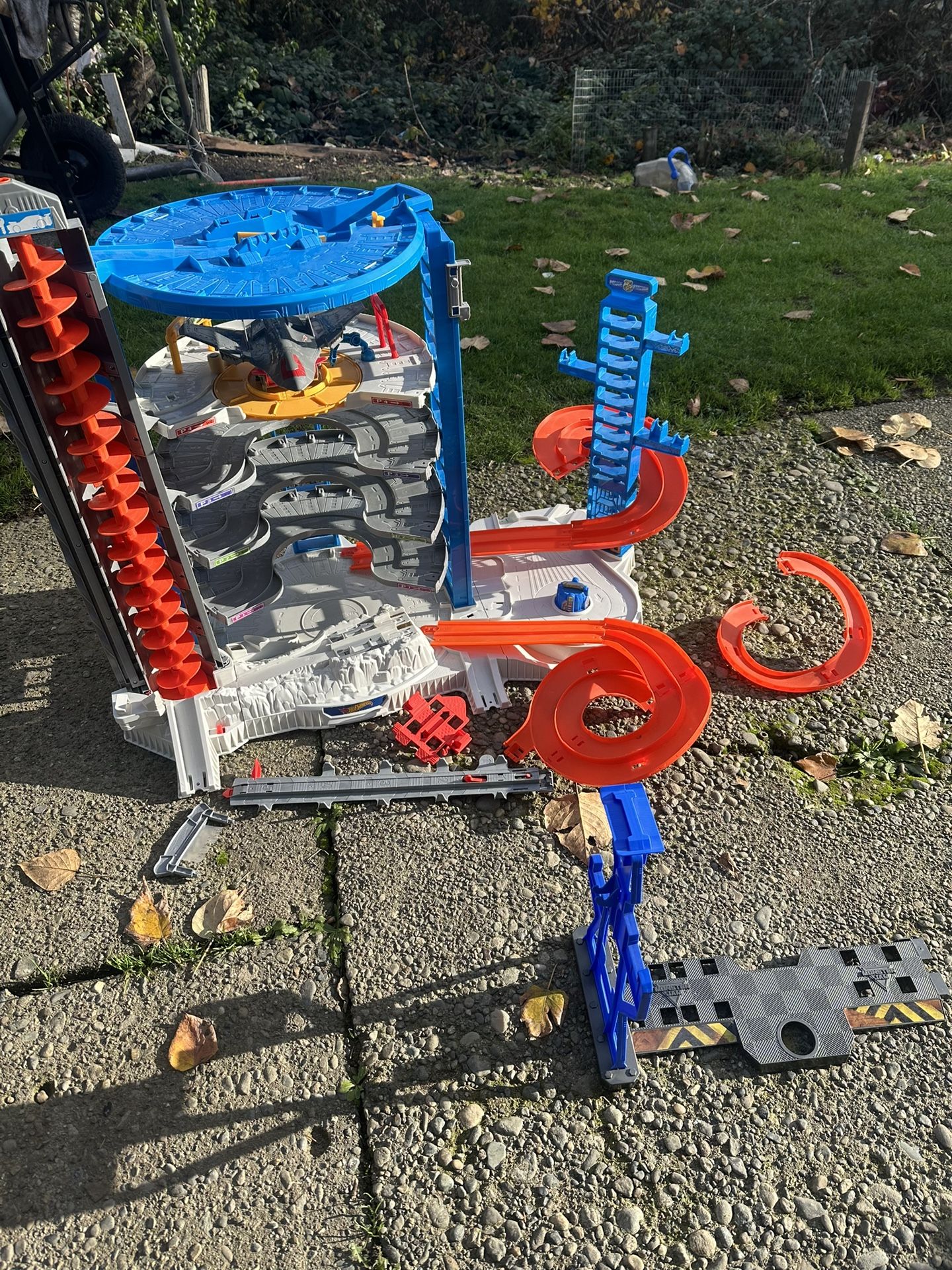 Hot Wheels  Super Ultimate Garage Play Set 