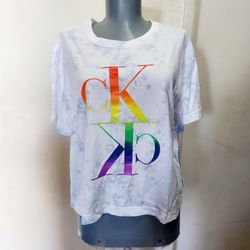 CALVIN KLEIN JEANS PRINDE RAINBOW  WOMEN'S TEE SHIRT SIZE MEDIUN 