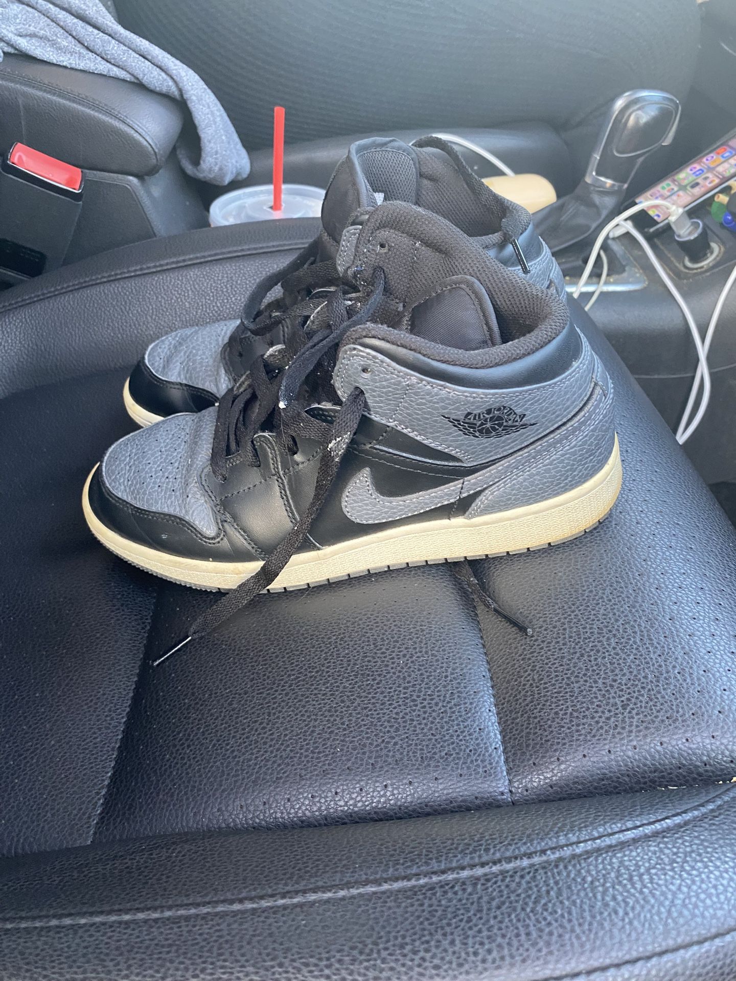 Jordan 1 Dark Grey Sz 6