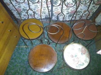 Vintage twisted wrought iron ice. Cream. Parlor. Chairs. Set. Of. 5 very good condition