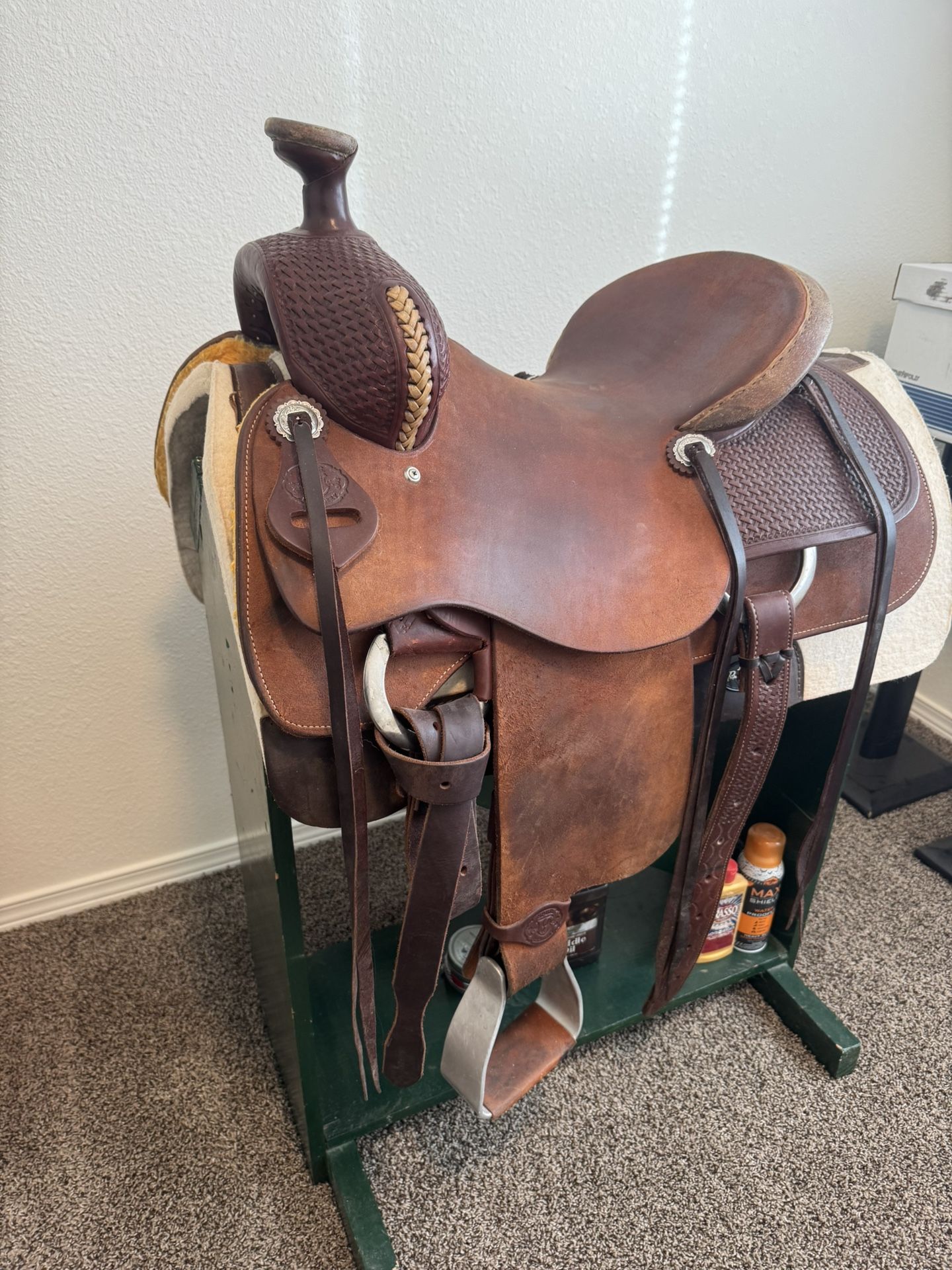 Saddle