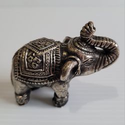 Vintage metal figurine ELEPHANT ornament figure statue 2.1/5" Tall.
