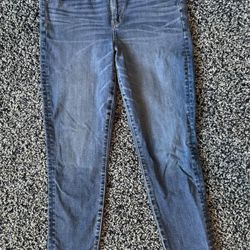 Woman’s American Eagle Jeans 