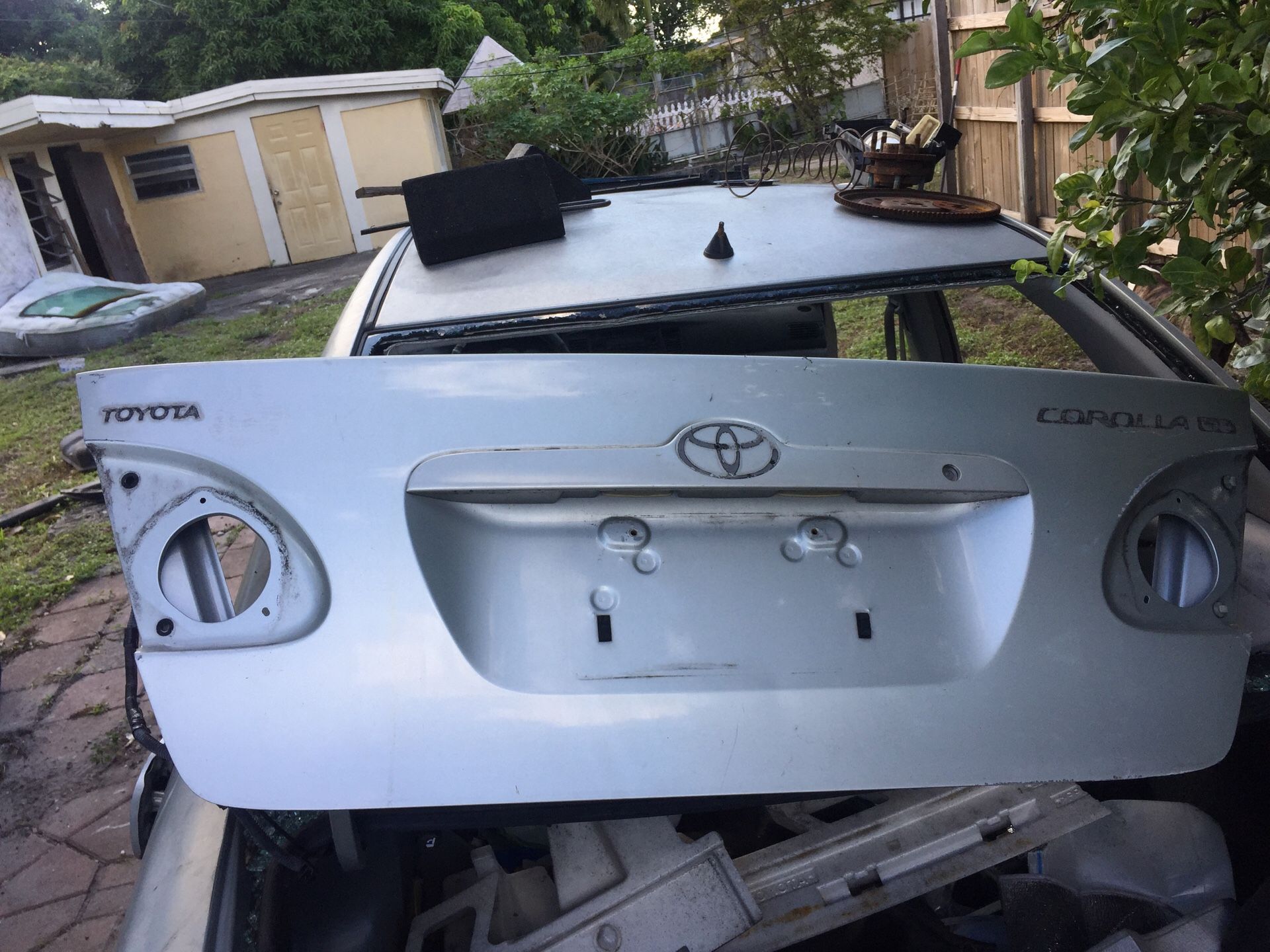 Toyota Corolla trunk lid trunk door