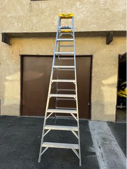werner latter 10 ft high but reaches 14 ft