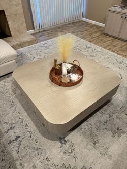 coffee table retailed for $700 - selling for $400