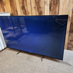 58 Inch LED Hisense Smart TV (No Roku Remote) TV Does Not Show Picture. Parts Or Repair.