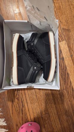 Sonoma Boys Youth size 3