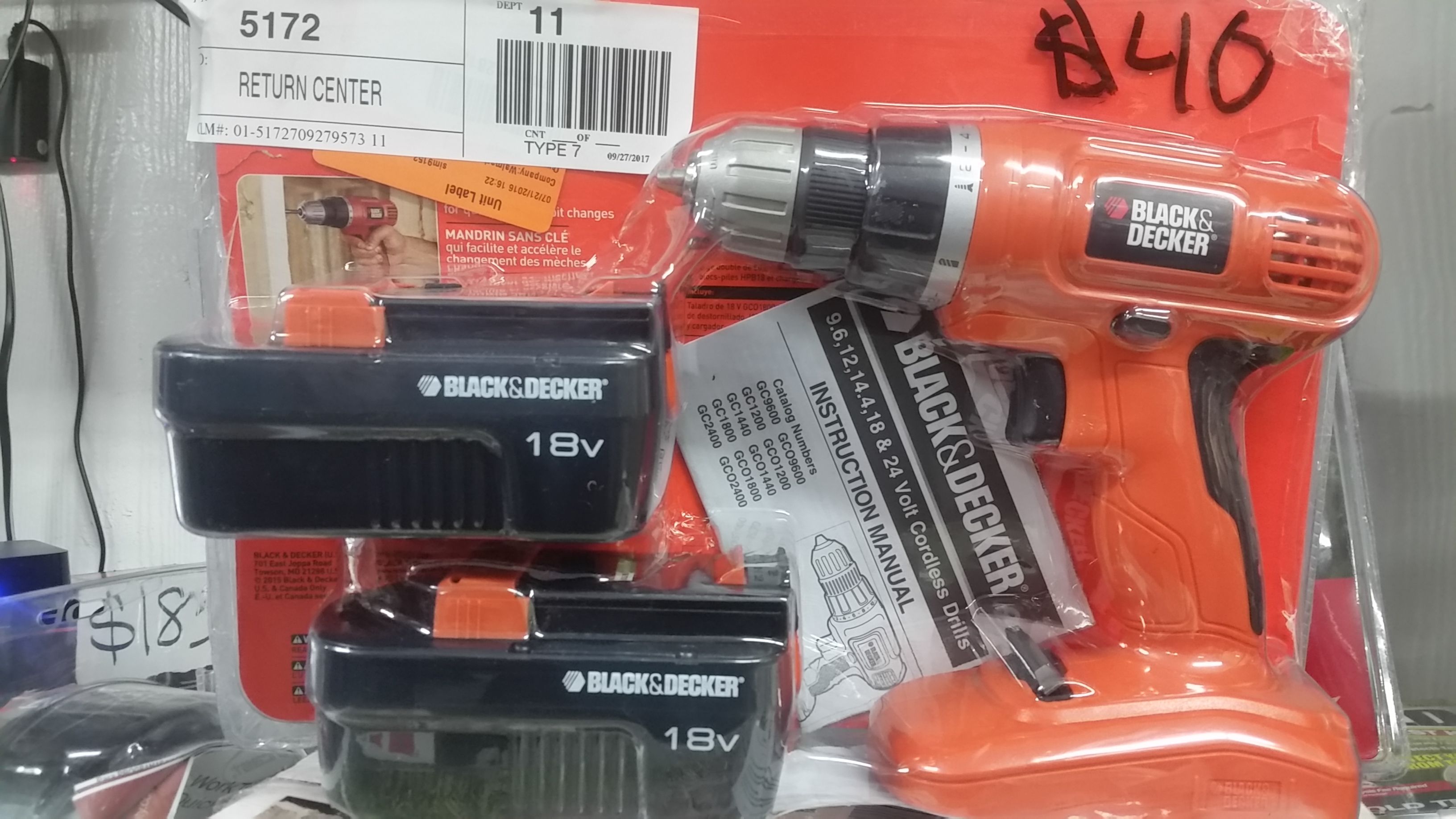Black and decker drill set 18 volt with battery and charger