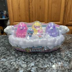 Hatchimals Alive! Spring Basket.  Brand New Factory Sealed 