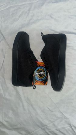 Heely’s Youth Size 4 Shoes