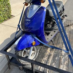 2008 lance scooter for parts or repair