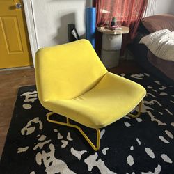 Yellow lounge chair 