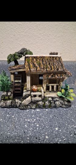 Fish tank decor Pickup 2-11 Pm Rainbow/charleston Cash Only Read Description