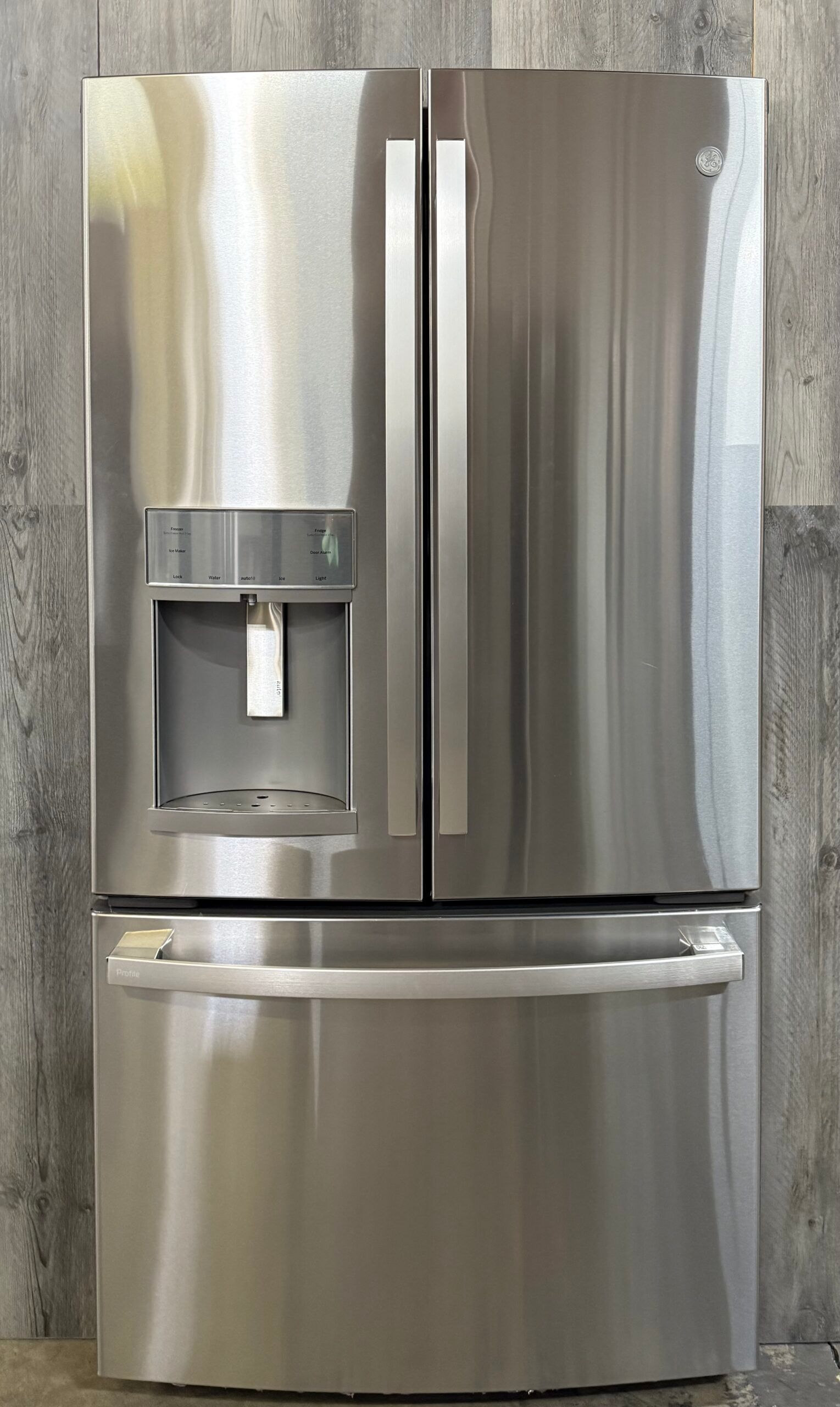 GE Refrigerator PYE22KYNFS 02099 .