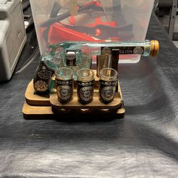 6 Shot Decorative Pour