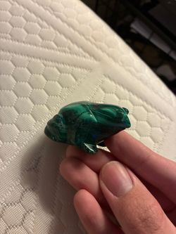 PNW Hand-Carved Malachite Frog Figurine (65g) – Natural Green Gemstone