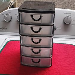 Small Plastic Drawer In Storage Bins In Storage Containers In Organizers In Drawers In Great Condition 